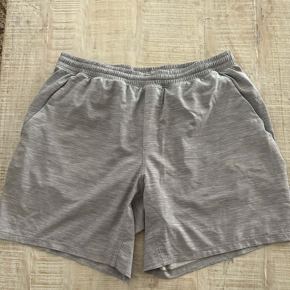 Men’s Lululemon pacebreaker 7in lined shorts